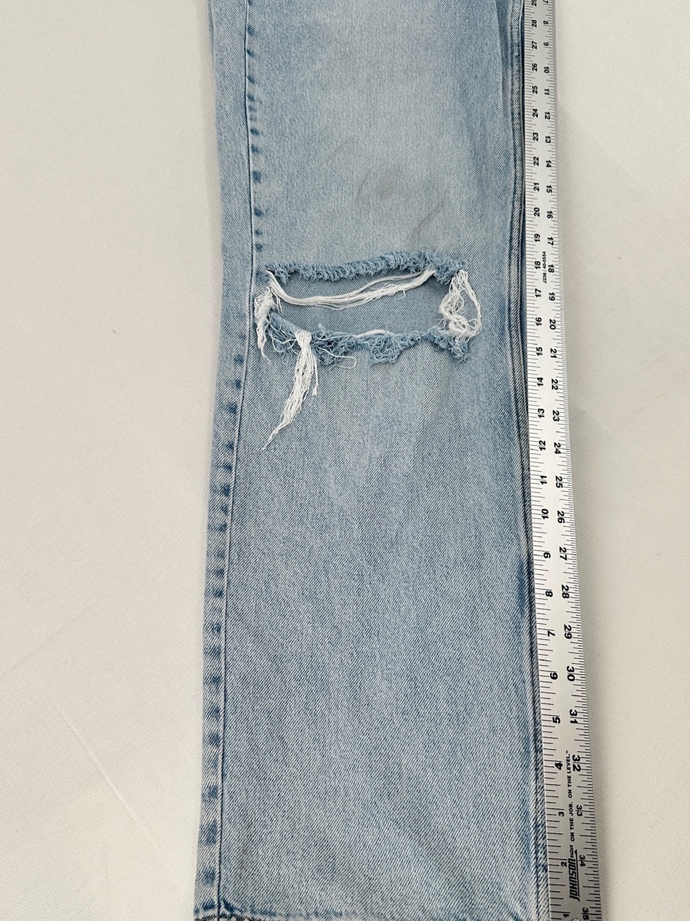 Good American Distressed Light Wash Wide Leg Jeans Raw Waist 90s Y2K Size 6/28 - Picture 5 of 7